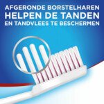 2x Aquafresh Tandenborstel Clean & Flex Medium - 6.44 euro