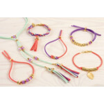 Make It Real Suede Armbandjes met Bedeltjes Maken - 5.89 euro