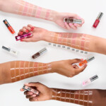3x essence Hydra Kiss Lip Oil 01 Kiss From A Rose - 10.07 euro