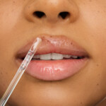 essence What The Fake! Glass Shine Plumping Lip Filler 01 Oh So Glassy! - 3.69 euro