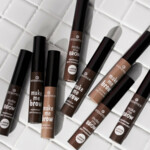 essence Make Me Brow Eyebrow Gel Mascara 07 Dark Browny Brows - 2.79 euro