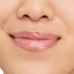 essence Pearly Potion Multi-Reflective Lipgloss 01 Golden Peach - 3.69 euro