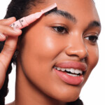 essence Brow Lift & Freeze Glue 01 Clear Control - 3.95 euro