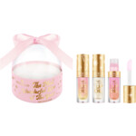 essence Geschenkset The Most Wonderful Kiss Of The Year Lip Oil - 9.99 euro