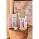 Therme Geschenkset Mindful Blossom Shower Foam/ Body Butter/ Shower Scrub - 19.99 euro