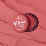 essence Soft Touch Mousse Blush 40 Blushing Berry - 2.99 euro