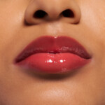 essence Juicy Bomb Plumping Lipgloss 05 Soft Apricot - 2.95 euro
