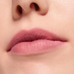 essence Blur Soufflé Matte Lip Cream 06 Pillow Talking - 3.35 euro