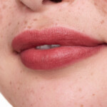 essence Juicy Matte Lip Mousse 05 Gauzy Latte - 2.89 euro