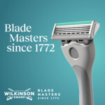 3x Wilkinson Quattro Essential 4 Sensitive mesjes - 43.24 euro