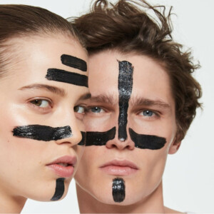 Garnier PureActive Charcoal 3in1 Gezichtsreiniger & Gezichtsmasker Pakket - 11.82 euro