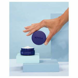 NIVEA Nachtcrème Hydraterend - 11.89 euro