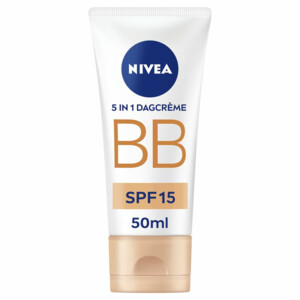 NIVEA BB Cream Dagcrème SPF 15 Light - 12.99 euro