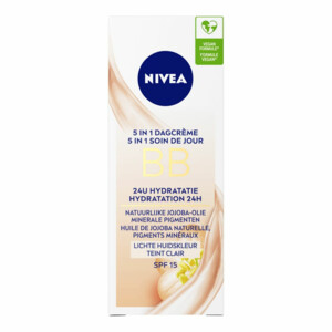 NIVEA BB Cream Dagcrème SPF 15 Light - 12.99 euro
