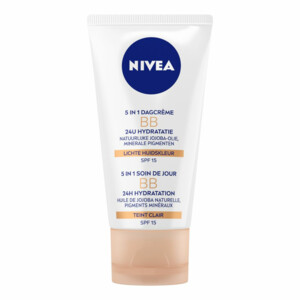 NIVEA BB Cream Dagcrème SPF 15 Light - 12.99 euro