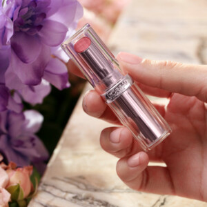 L'Oréal Glow Paradise Balm-in-Lippenstift 906 Blush Fantasy - 15.99 euro