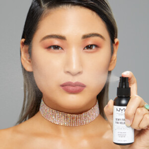 NYX Make Up Setting Spray Dewy - 8.49 euro