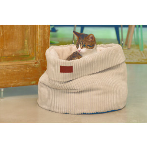 Designed by Lotte Kattenmand Ribbed Lichtgrijs 50 x 50 x 35 cm