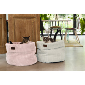 Designed by Lotte Kattenmand Ribbed Lichtgrijs 50 x 50 x 35 cm
