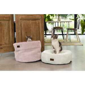 Designed by Lotte Kattenmand Ribbed Lichtgrijs 50 x 50 x 17 cm