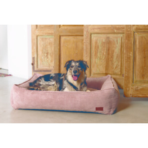 Designed by Lotte Ligbed Ribbed Roze 65 x 60 x 20 cm