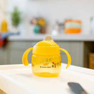 Tommee Tippee Close To Nature Drinkbeker First Trainer Cup Geel 4m+ - 7.85 euro