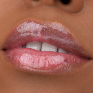 2x essence Juicy Bomb Shiny Lipgloss 105 Bouncy Bubblegum - 2.29 euro