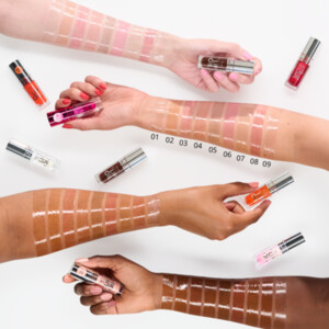 3x essence Hydra Kiss Lip Oil 03 Pink Champagne - 10.24 euro