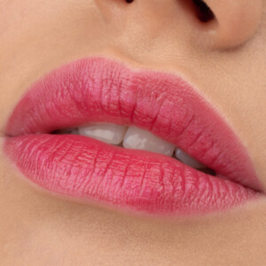 essence What a Tint! Lip & Cheek Tint 01 Kiss From A Rose - 3.49 euro