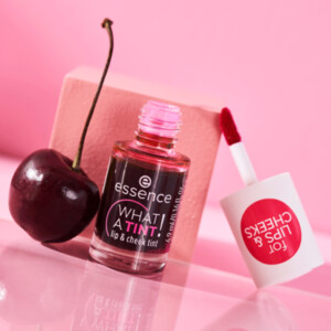 essence What a Tint! Lip & Cheek Tint 01 Kiss From A Rose - 3.49 euro