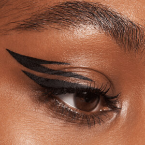 essence Liquid Ink Eyeliner Waterproof Black - 3.35 euro