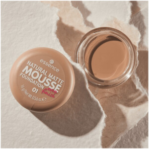 essence Natural Matte Mousse Foundation 01 - 4.05 euro