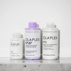 Olaplex No. 4P Blonde Enhancer Toning Shampoo - 26.85 euro
