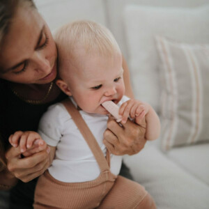 Mushie Baby Tandenborstel Shifting Sand Blush - 8.39 euro