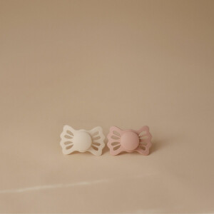 Frigg Fopspeen Lucky maat 2 6-18 mnd Cream Blush - 10.25 euro