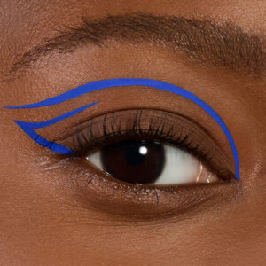 essence Colour It! Liquid Eyeliner  01 Royal Blue - 3.35 euro