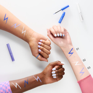essence Colour It! Liquid Eyeliner  01 Royal Blue - 3.35 euro