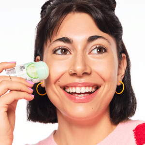 essence Hello, Good Stuff! 48h Hydrating Serum Stick Hyaluronic Acid & Cucumber - 4.59 euro
