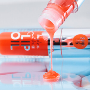essence Hydra Kiss Lip Oil 04 Pocketful Of Sunshine - 2.95 euro