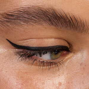 essence Quick Wing! Stamp Eyeliner 01 Black - 3.49 euro