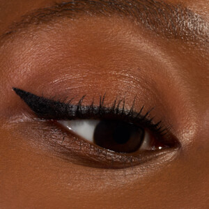 essence Quick Wing! Stamp Eyeliner 01 Black - 3.49 euro
