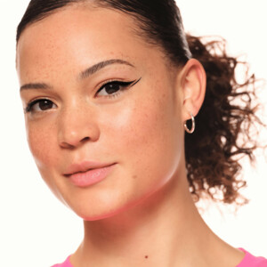 essence Line It Like A Pro 01 Black - 3.35 euro