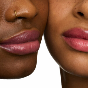 essence Glossy Glaze High Shine Lipstick 03 Pink Things Up - 3.05 euro