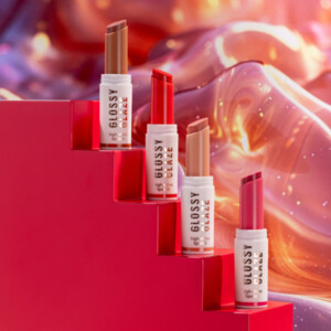 essence Glossy Glaze High Shine Lipstick 03 Pink Things Up - 2.95 euro