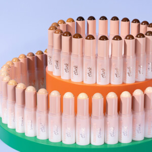 essence Foundation Stick 120 - 4.39 euro
