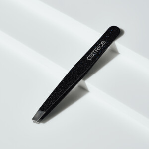 Catrice Magic Perfectors Tweezer - 3.15 euro