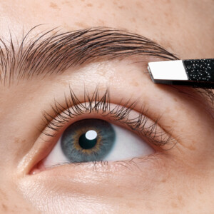 Catrice Magic Perfectors Tweezer - 3.15 euro