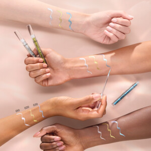Catrice Space Glam Liquid Effect Eyeliner 010 Silver - 4.69 euro