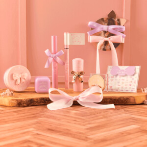 essence FaBOWlous Jelly Lipstick 01 Be My Bow Bae! - 3.29 euro