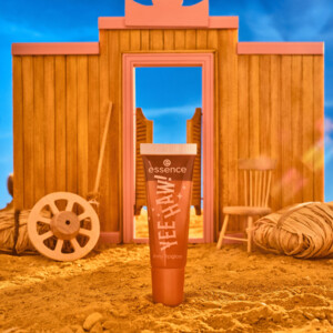 essence YEE HAW! Shiny Lipgloss 01 - 1.99 euro